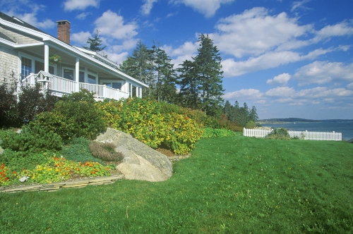 Waterfront Home in Maine