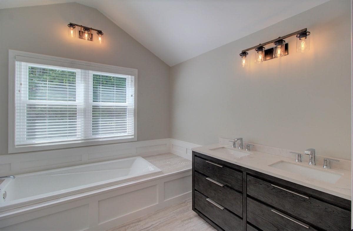 white bathroom home staging tips