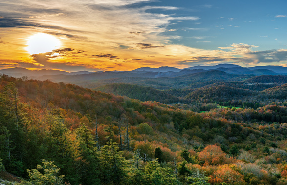 homes with a mountain view