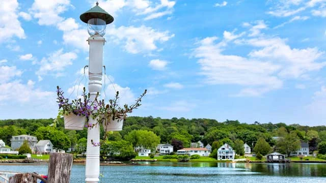 lakeside retreats