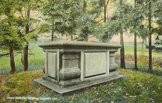 Sir_William_Pepperrell's_Tomb,_Kittery_Point,_ME