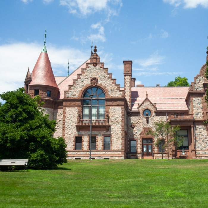 WELLESLEY, MA Listings