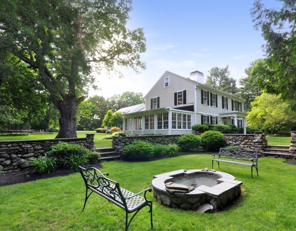 Nicely Landscaped Yard