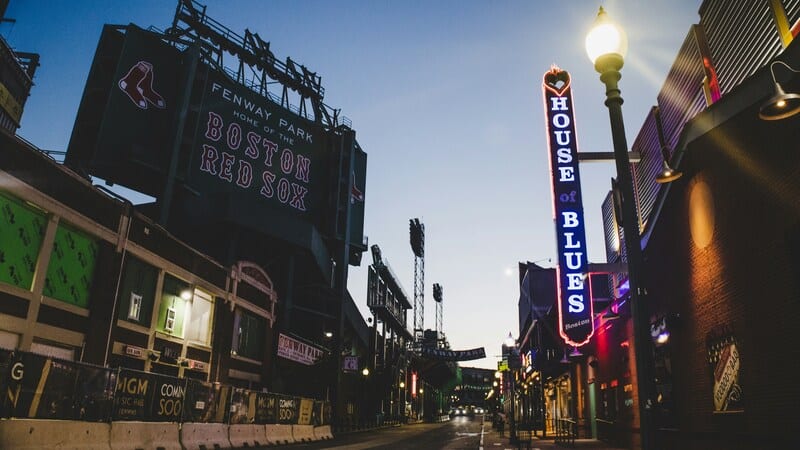 Restaurants & Entertainment