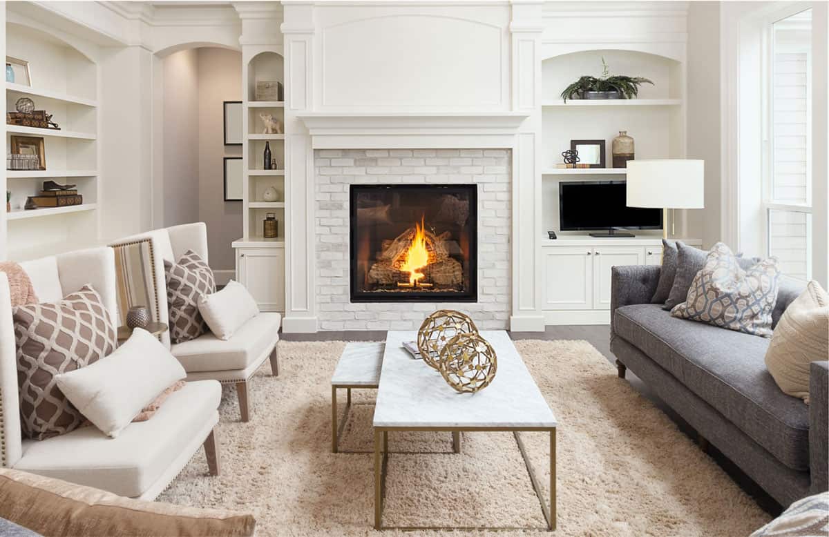 woman holding smartphone