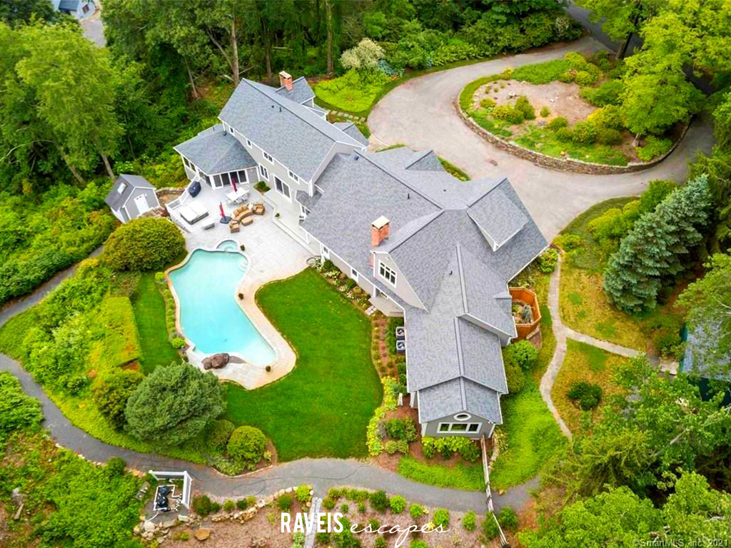 8 Up The Road - aerial views