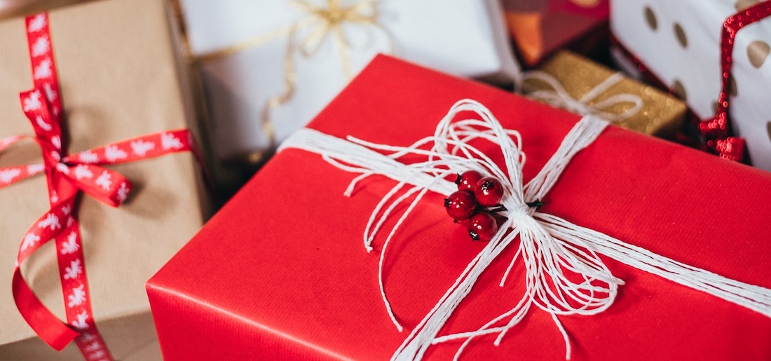 10 Homemade Holiday Gifts for Friends and Family