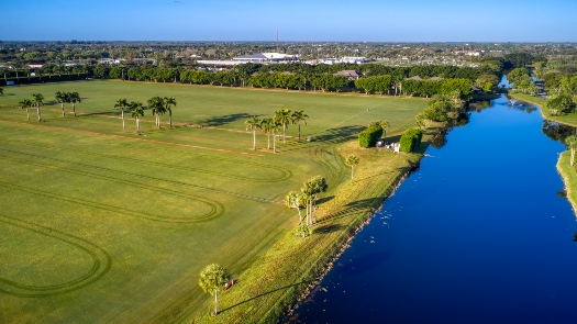 Polo Club Lifestyle - Outside the Club