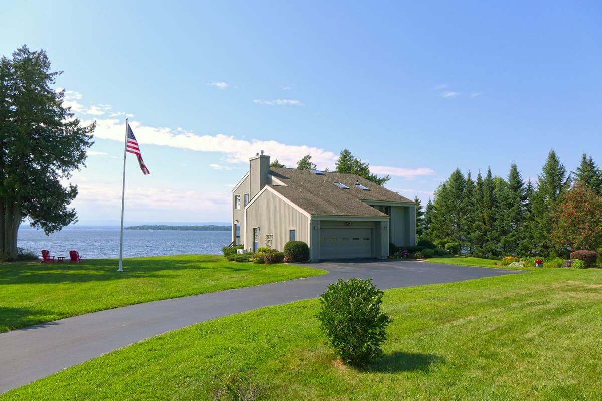 Waterfront Home - Grand Isle