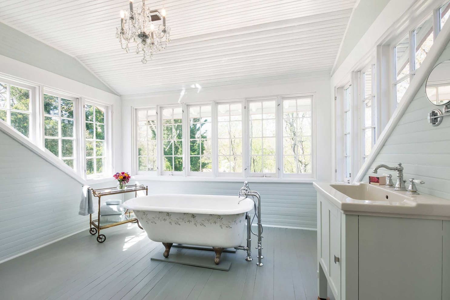 Clawfoot bathtub in bathroom