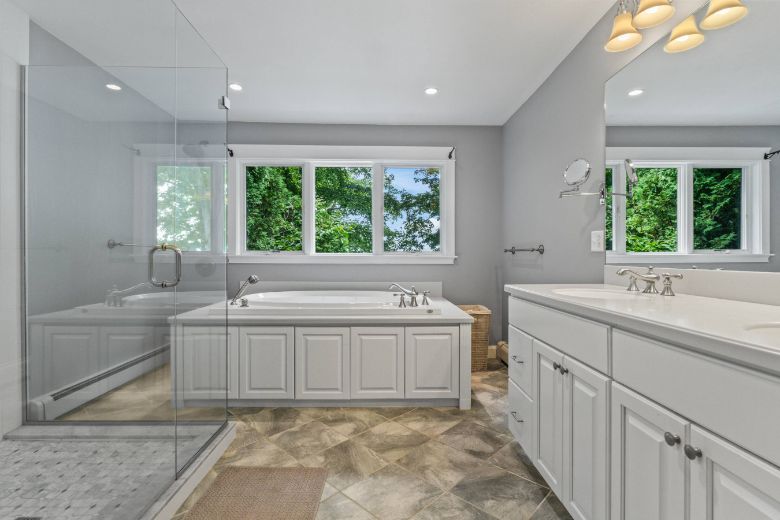 36 Goose Cove Lane, Freeport Maine 04032