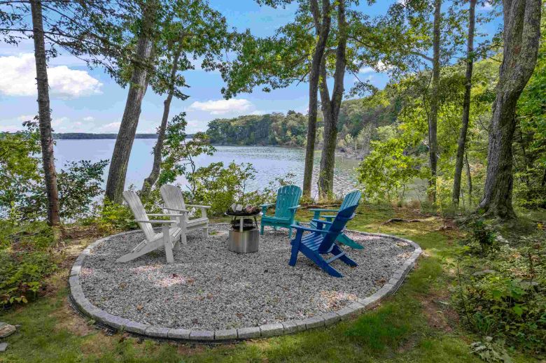 36 Goose Cove Lane, Freeport Maine 04032