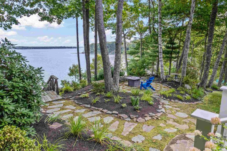 36 Goose Cove Lane, Freeport Maine 04032