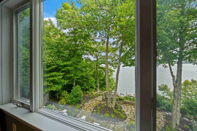 36 Goose Cove Lane, Freeport Maine 04032