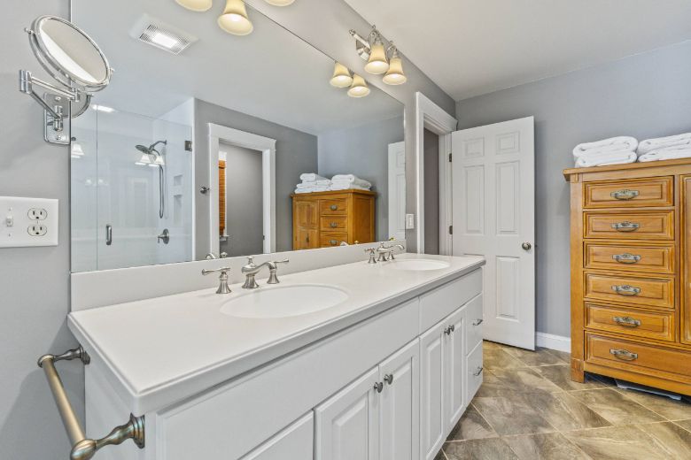 36 Goose Cove Lane, Freeport Maine 04032