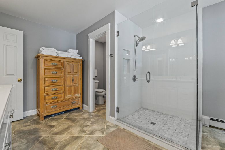36 Goose Cove Lane, Freeport Maine 04032