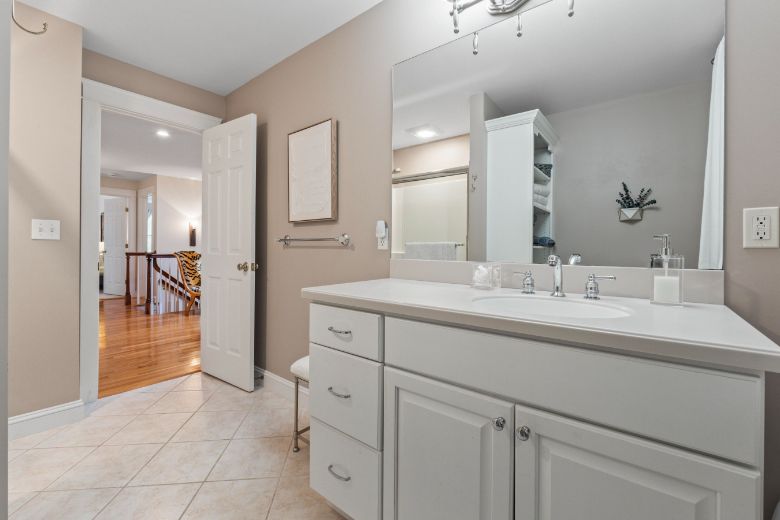 36 Goose Cove Lane, Freeport Maine 04032