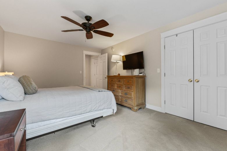 36 Goose Cove Lane, Freeport Maine 04032