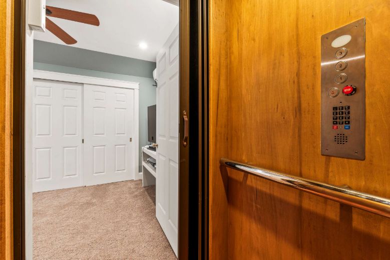 36 Goose Cove Lane, Freeport Maine 04032