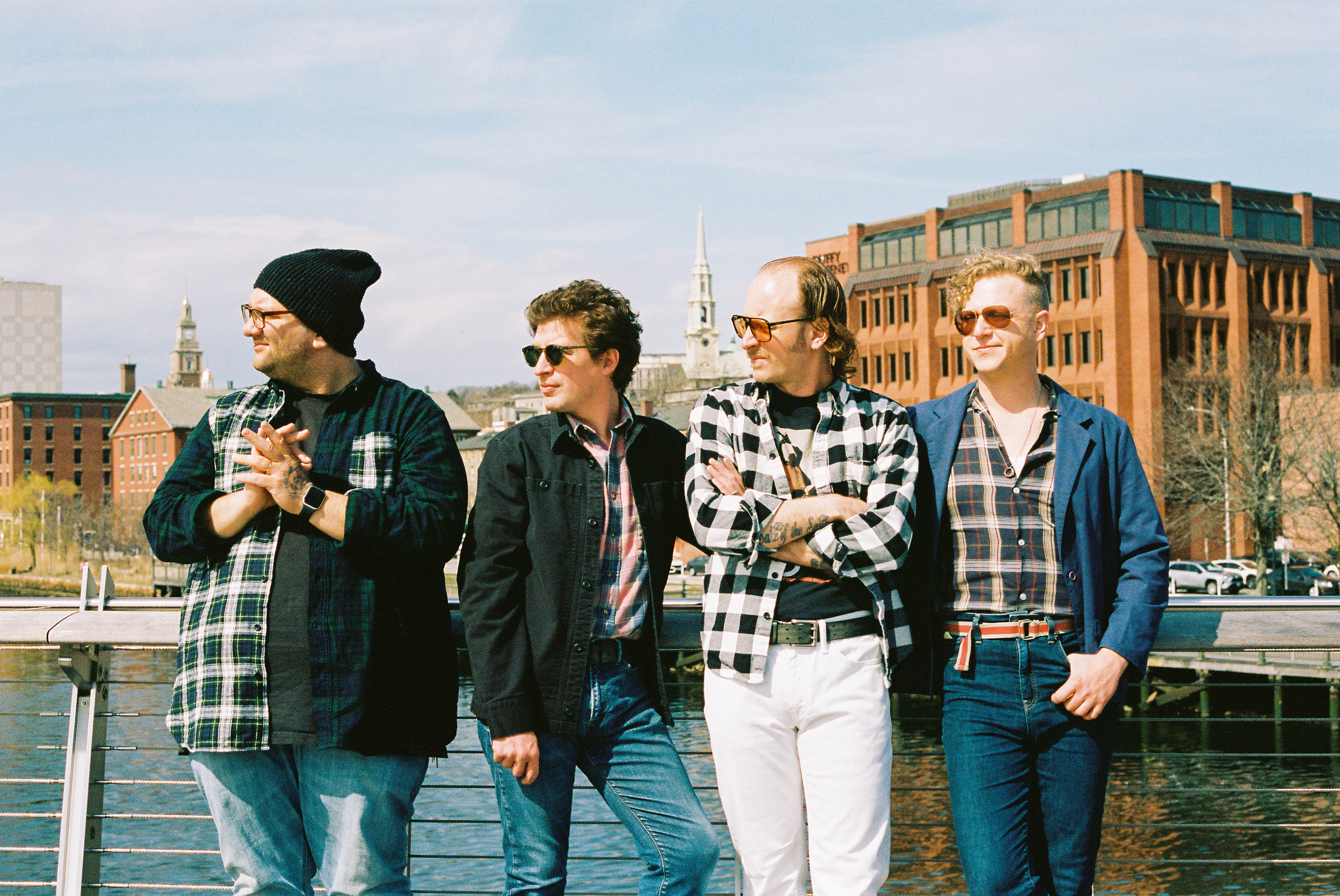 Deer Tick Logo
