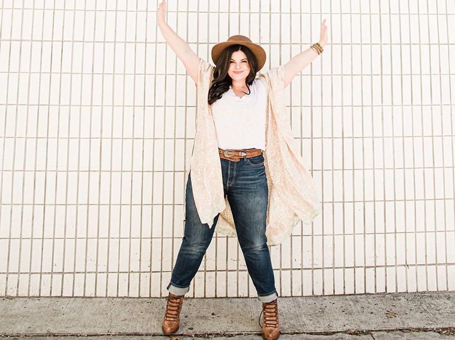 Rebecca Loebe, Amanda Fama
