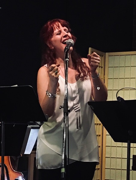 Janine e Seu Ritmo Logo