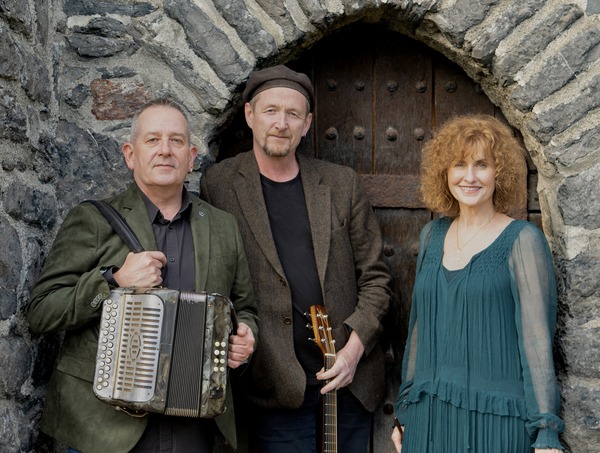 "An Irish Christmas" with John Doyle, Cathie Ryan and Mick McAuley Logo
