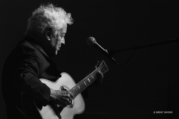 MAS Presents: Doug MacLeod Logo