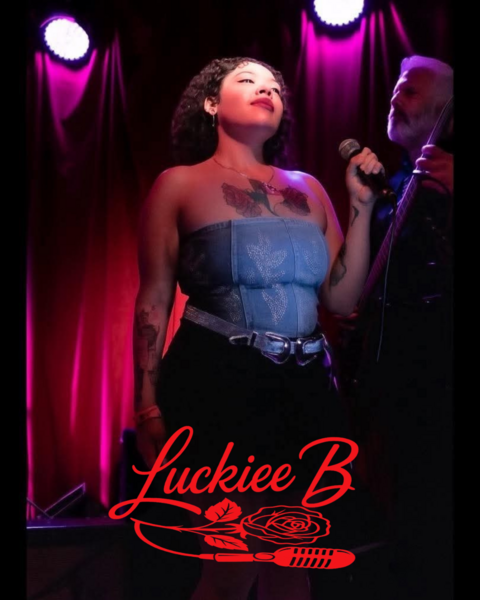 Luckiee B Logo