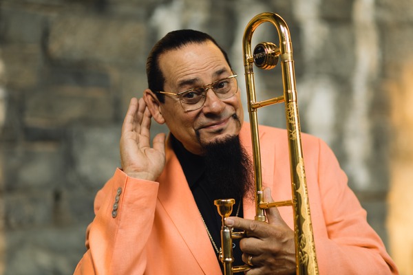 Steve Turre Logo