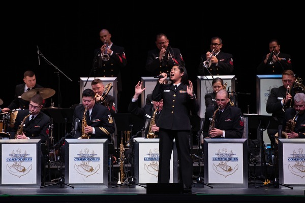 The United States Navy Band Commodores Logo