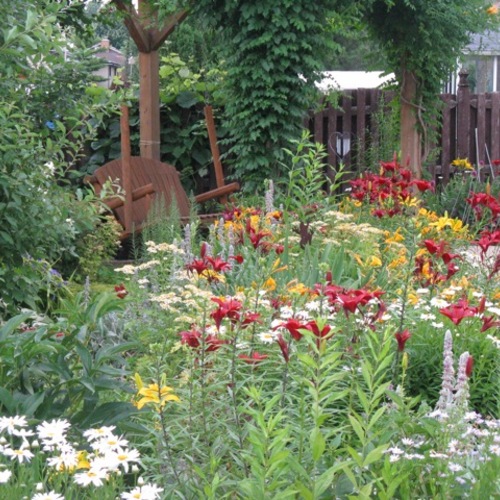 READER PHOTOS! Christine's garden in Illinois Fine Gardening