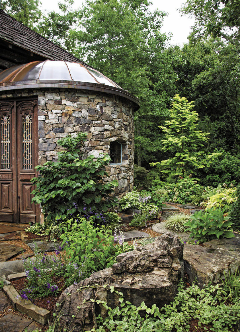 Where Formal And Natural Meet Finegardening