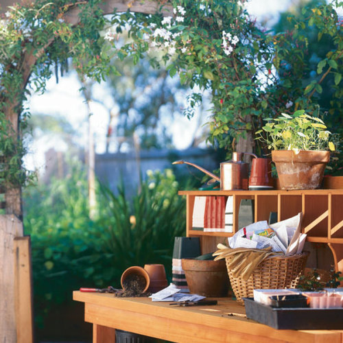 Learn to Build a Potting Bench - FineGardening