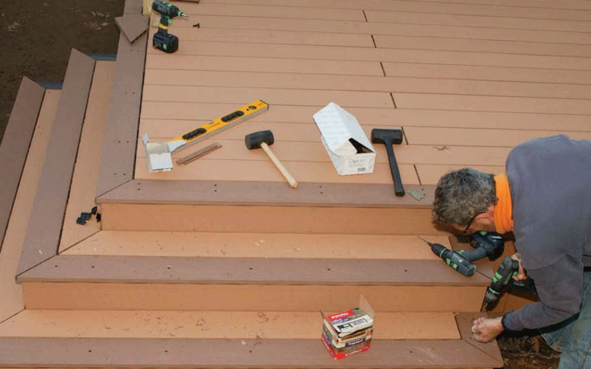 How to Build a Grade-Level Deck with Benches - Fine Homebuilding