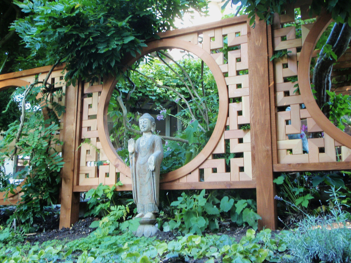 moon fence Fine Homebuilding