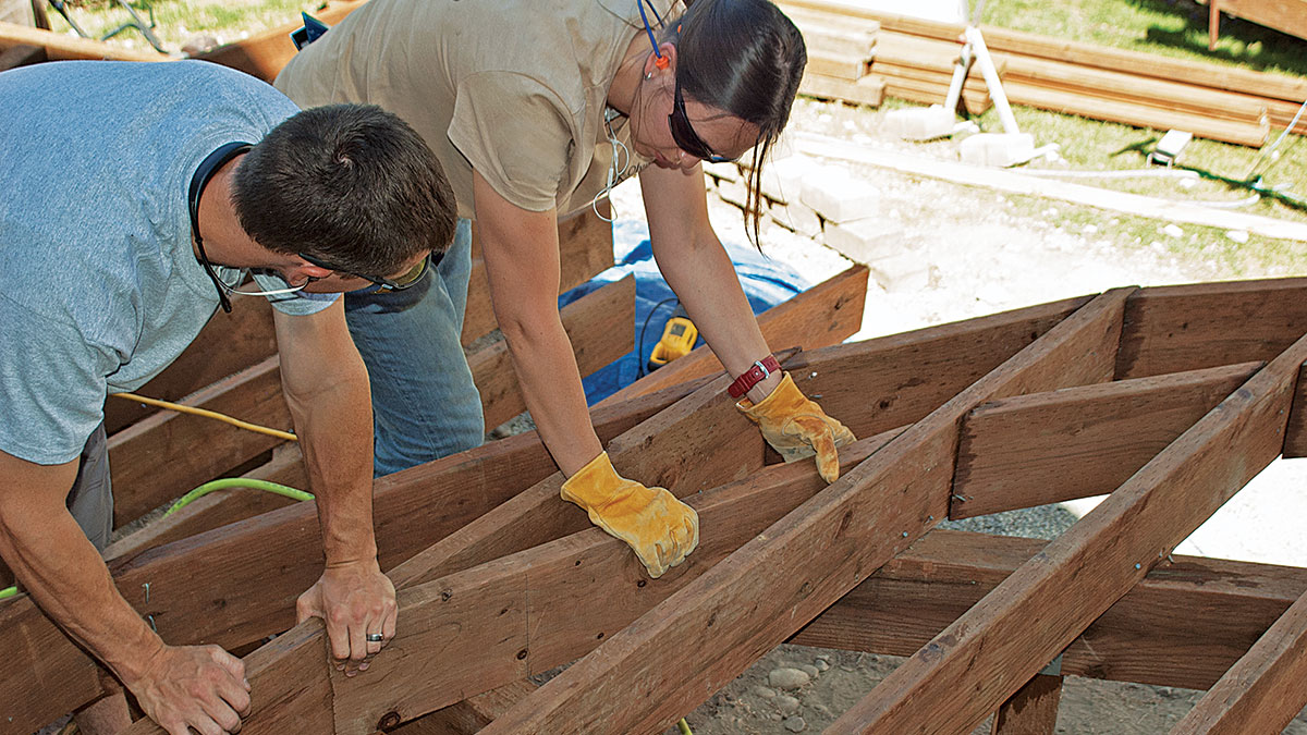 MultiFeature Curved Deck How To Frame Fine Homebuilding