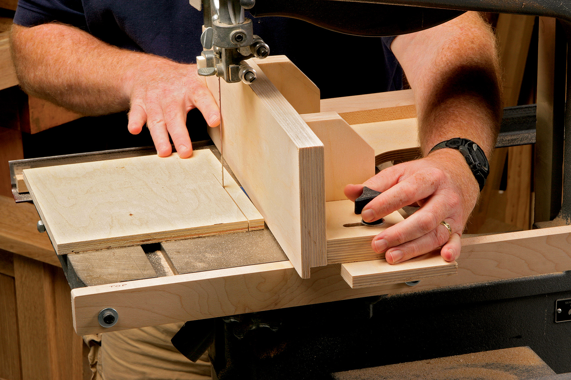 Make Your Own Bandsaw Fence 