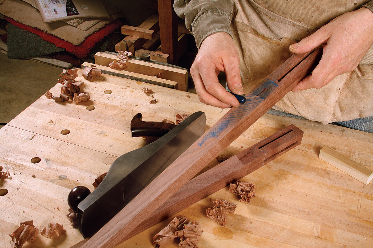 Cut Perfect Tapers on the Tablesaw FineWoodworking