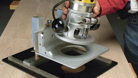 Rout-R-Lift Router - FineWoodworking