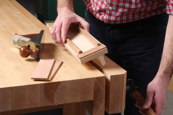 A jig for planing super thin parts 