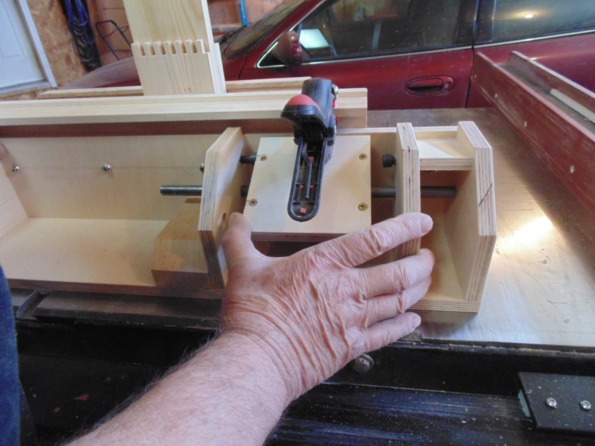 BOX JOINT JIG FineWoodworking