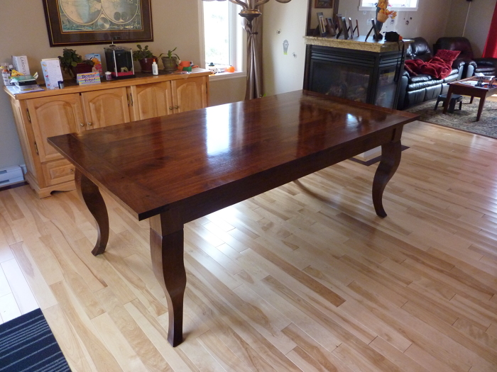 Walnut dining table FineWoodworking