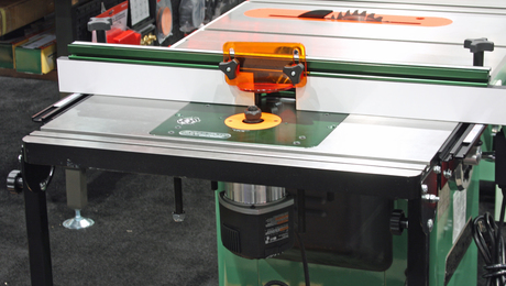 AWFS: Space-saving router table makes no compromises - FineWoodworking