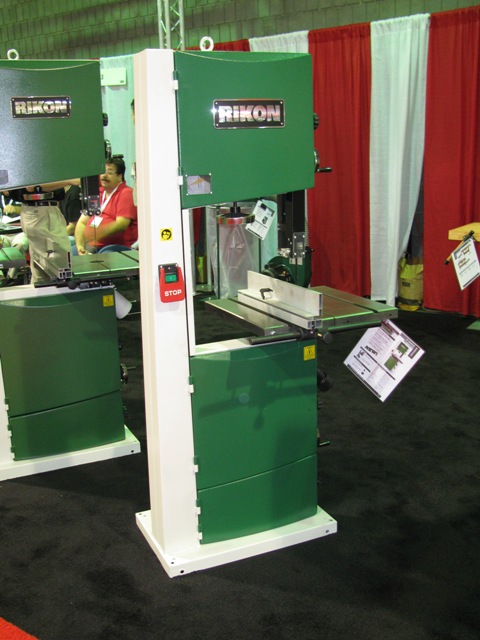 IWF Alert: Rikon 16-inch bandsaw has big-saw capacity at a small-saw