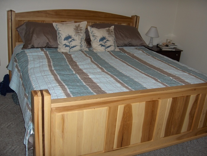 Hickory Kingsize Bed FineWoodworking