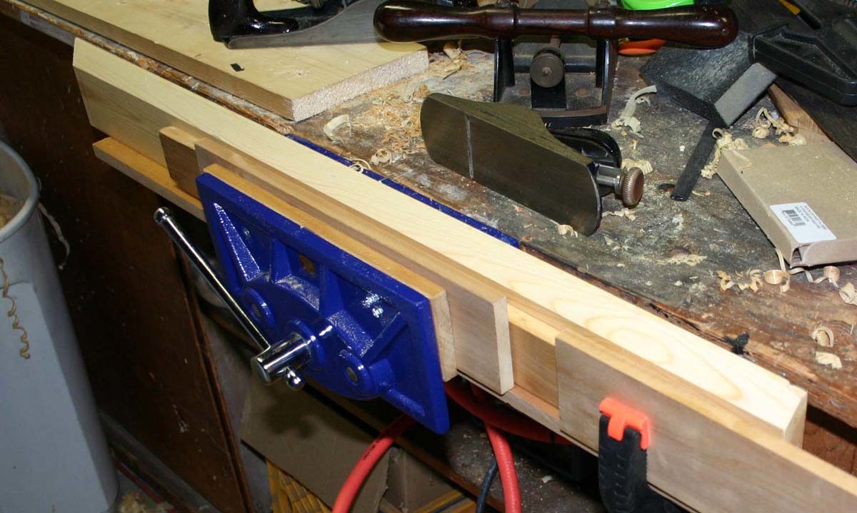 Simple bevel (chamfer) jig for plane and face vise FineWoodworking