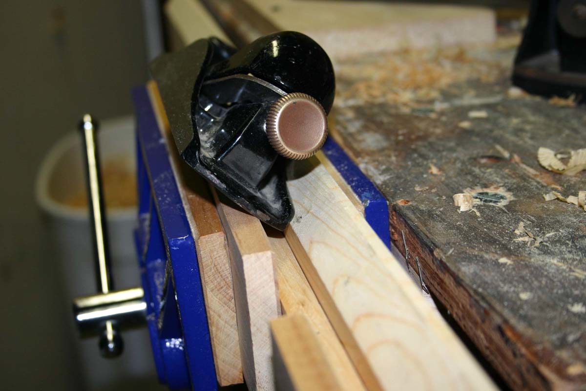 Simple bevel (chamfer) jig for plane and face vise FineWoodworking