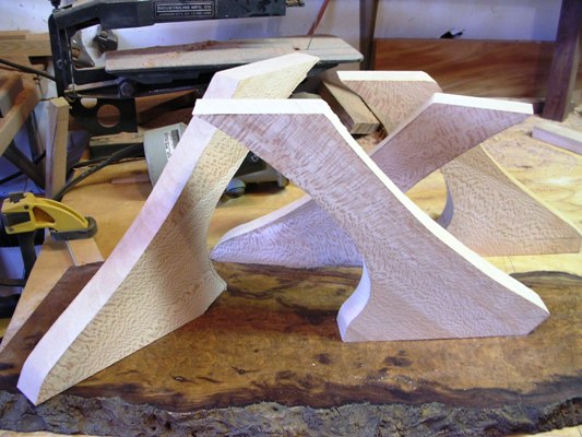 Floating top coffee table - FineWoodworking