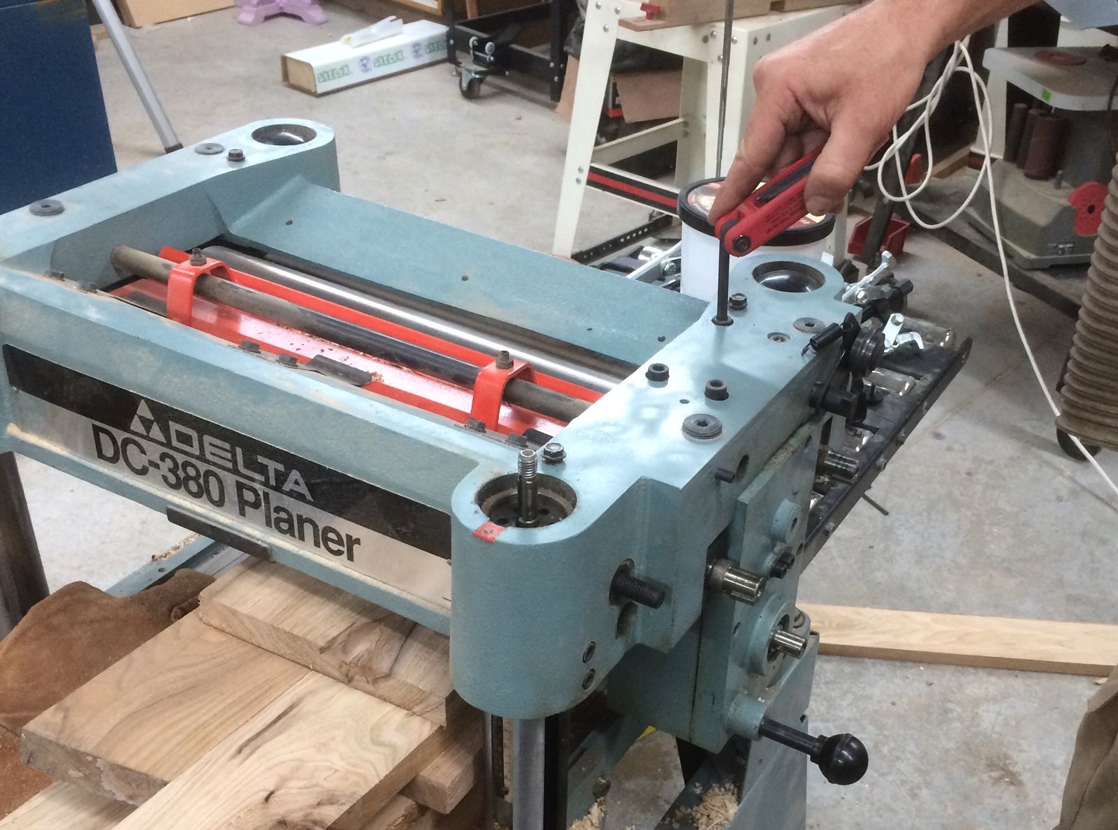 Upgrading a Planer With a Segmented Cutterhead, Part 1 FineWoodworking